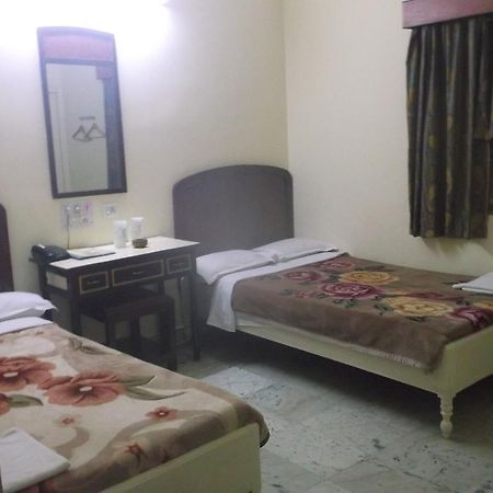 Hotel Mahamaya Бодх Гая Екстериор снимка